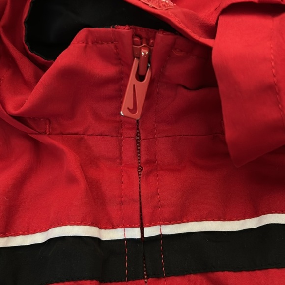 Vintage Nike Kids Red and Black Hooded Jacket - Picture 3 of 4